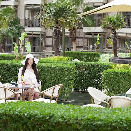 Garden 5* Side
