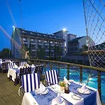 Garden Hotel Side