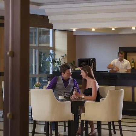 Отель Garden 5*