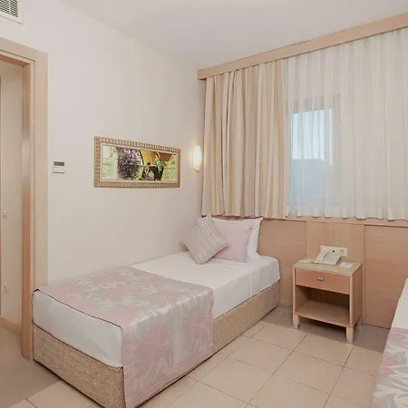 Garden Hotell Colakli