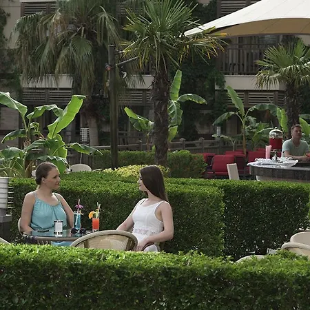 Garden 5* Side